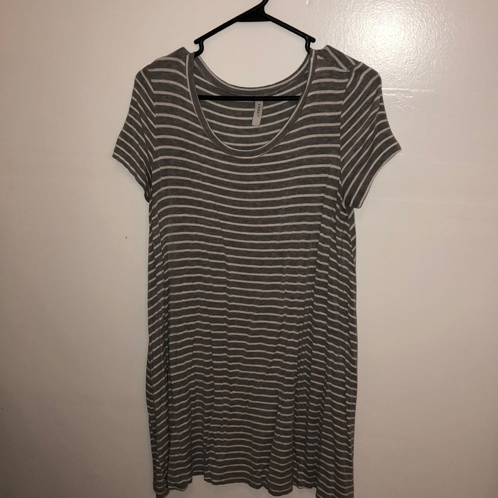 *PRICE DROP* Gray and White T-Shirt Dress